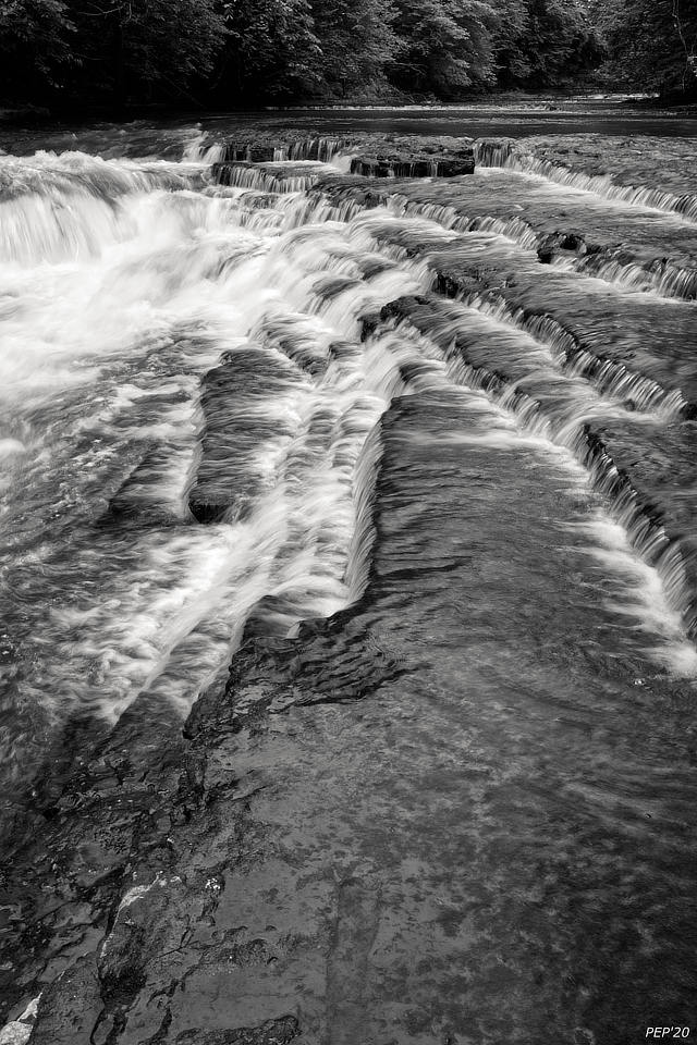 Convergence of Cascades