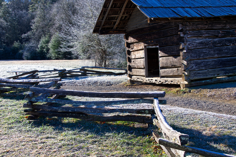 Rustic Cabin At Cades Cove